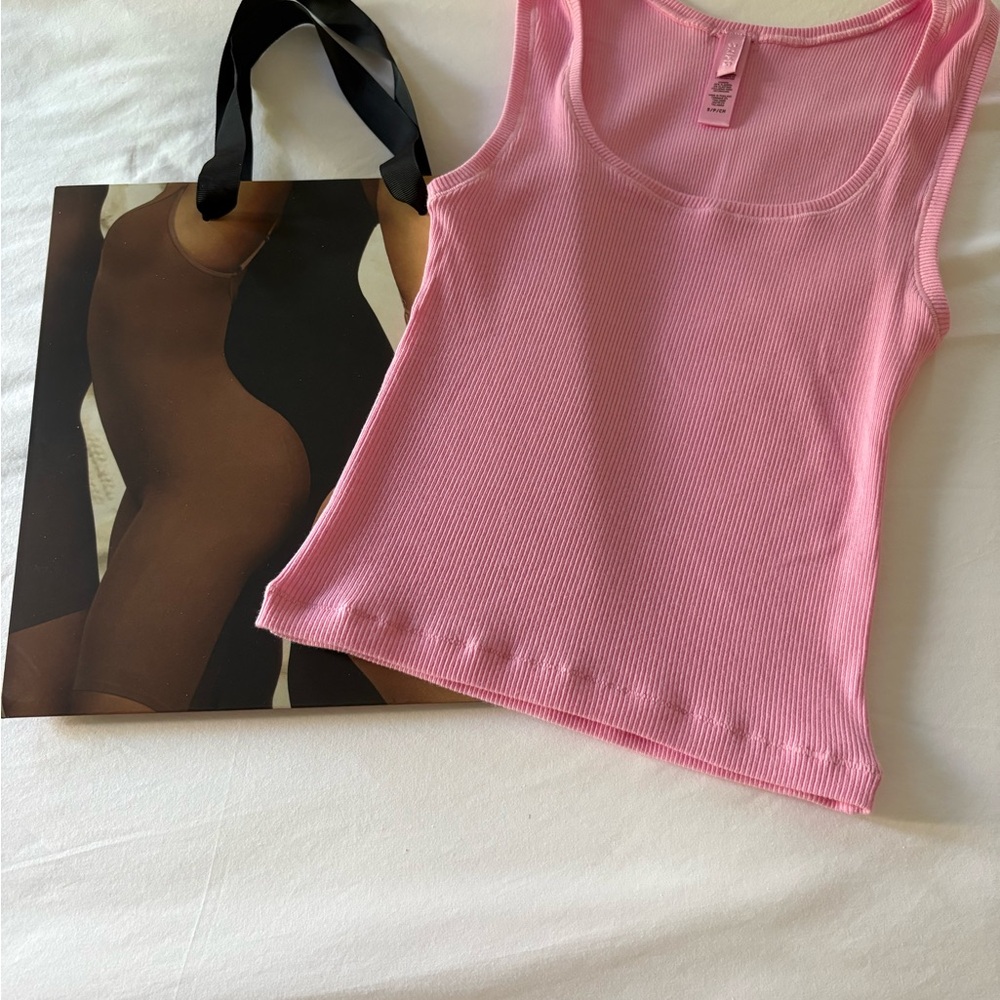 SKIMS TANK TOP PINK RIBBED SMALL